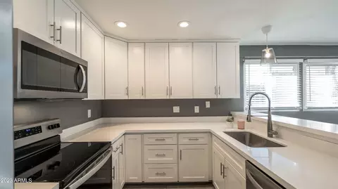 4769 E Belleview St, Phoenix, AZ 85008 photo 6