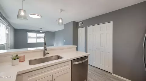 4769 E Belleview St, Phoenix, AZ 85008 photo 7