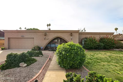 5825 W Frier Dr, Glendale, AZ 85301