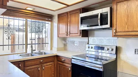 4686 N 19th Ave, Phoenix, AZ 85015 photo 6