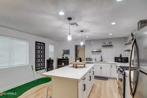 Kitchen - 2241 E Garfield St, Phoenix, AZ 85006 photo 6 of 8