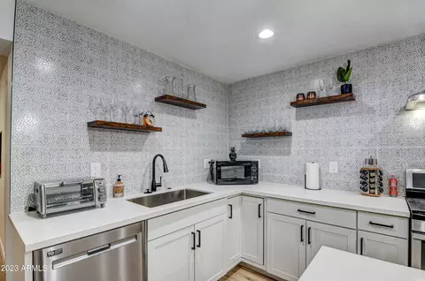 Kitchen - 2241 E Garfield St, Phoenix, AZ 85006 photo 3 of 8