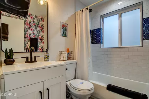 Bath - 2241 E Garfield St, Phoenix, AZ 85006 photo 7 of 8