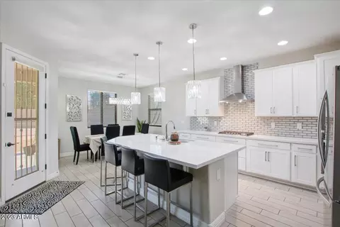 1437 W Gordon St, San Tan Valley, AZ 85142