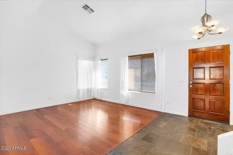 1042 E Kerry Ln, Phoenix, AZ 85024 photo 5