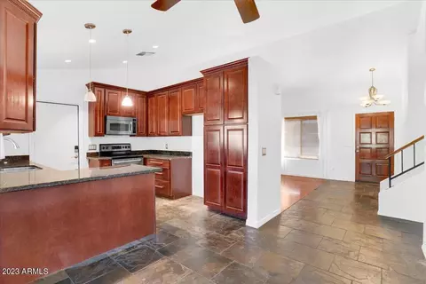 1042 E Kerry Ln, Phoenix, AZ 85024 photo 9