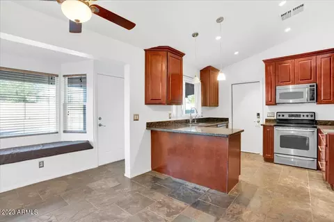 1042 E Kerry Ln, Phoenix, AZ 85024 photo 7