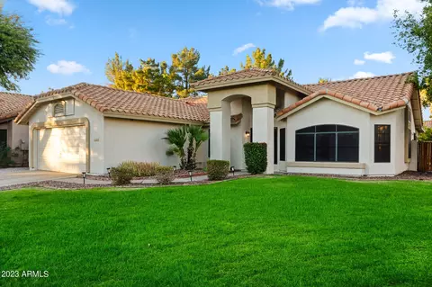 804 W Emerald Island Dr, Gilbert, AZ 85233