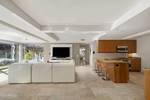 7131 E Rancho Vista Dr #2011, Scottsdale, AZ 85251