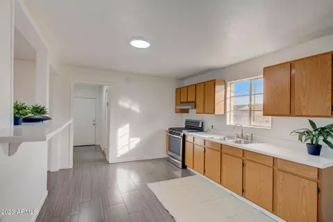 1815 E Lynne Ln, Phoenix, AZ 85042 photo 5