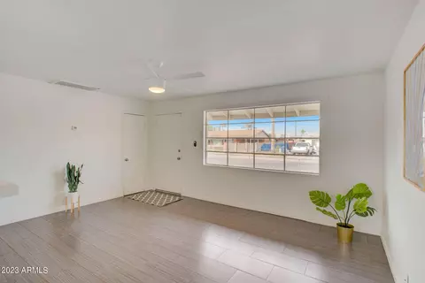 1815 E Lynne Ln, Phoenix, AZ 85042 photo 6