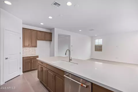 Kitchen - 7802 E Quartet Ave, Mesa, AZ 85212 photo 7 of 9