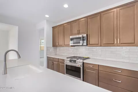 Kitchen - 7802 E Quartet Ave, Mesa, AZ 85212 photo 6 of 9