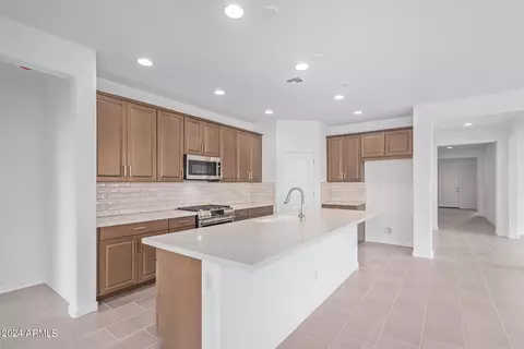 Kitchen - 7802 E Quartet Ave, Mesa, AZ 85212 photo 5 of 9