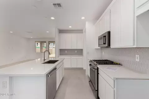 Kitchen - 7808 E Quartet Ave, Mesa, AZ 85212 photo 5 of 5