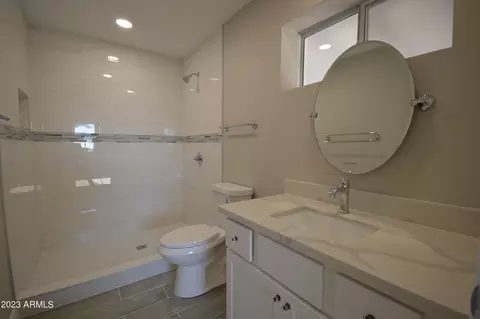 2828 W Echo Ln, Phoenix, AZ 85051 photo 7
