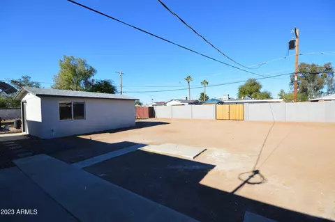 2828 W Echo Ln, Phoenix, AZ 85051 photo 12