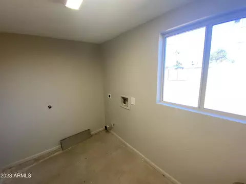 2828 W Echo Ln, Phoenix, AZ 85051 photo 11