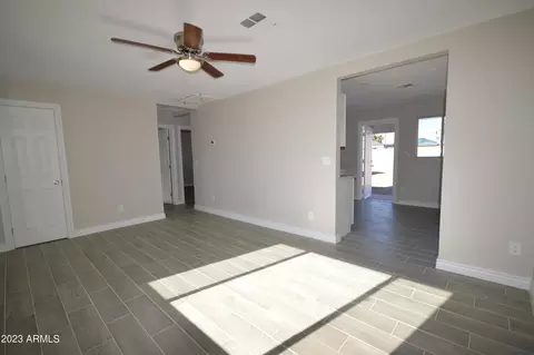 2828 W Echo Ln, Phoenix, AZ 85051 photo 3