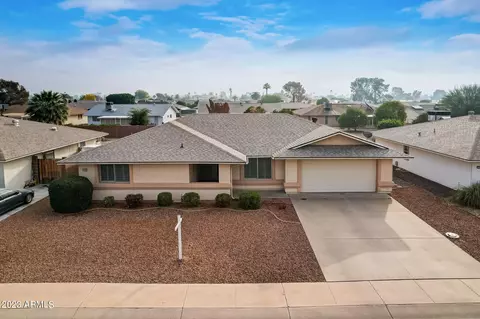 19445 N Willow Creek Cir, Sun City, AZ 85373