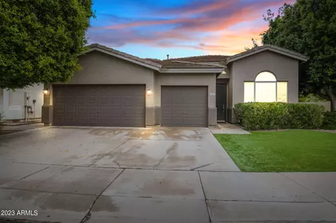 831 N Date Palm Dr, Gilbert, AZ 85234