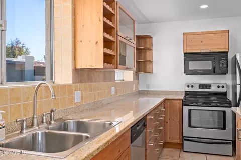4131 E Camelback Rd #37, Phoenix, AZ 85018 photo 5
