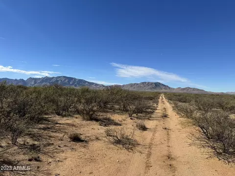 86 E Acre E No Name Rd #6, Cochise, AZ 85606