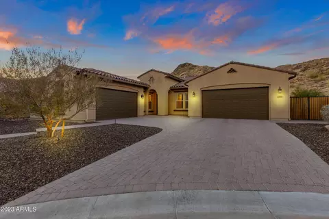 3348 W Brookwood Ct, Phoenix, AZ 85045