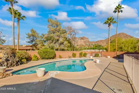 4550 E Camelback Rd, Phoenix, AZ 85018