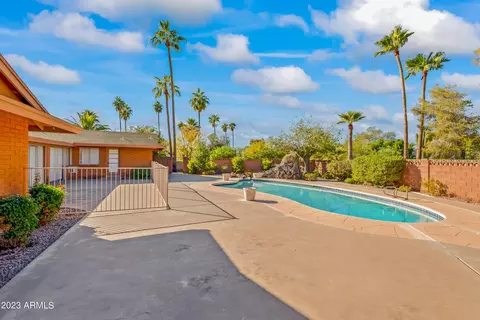4550 E Camelback Rd, Phoenix, AZ 85018 photo 4