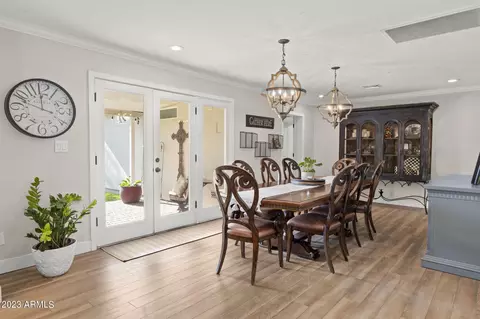 Dining - 5533 E Cheery Lynn Rd, Phoenix, AZ 85018 photo 1 of 2