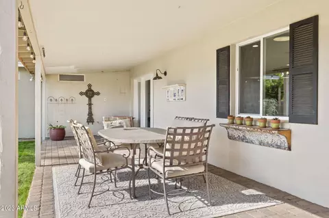 Dining - 5533 E Cheery Lynn Rd, Phoenix, AZ 85018 photo 2 of 2