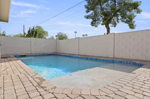 Exterior - 5533 E Cheery Lynn Rd, Phoenix, AZ 85018 photo 5 of 6