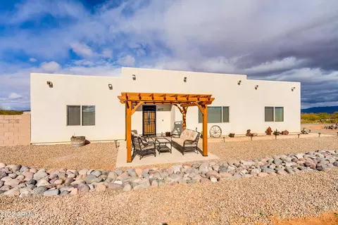 9577 S Springtail Dr, Hereford, AZ 85615