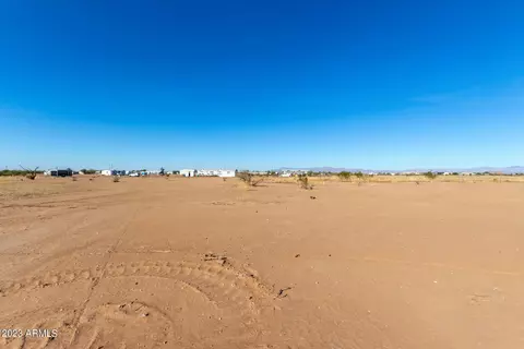 32551 N Felix Rd #B-4, San Tan Valley, AZ 85143