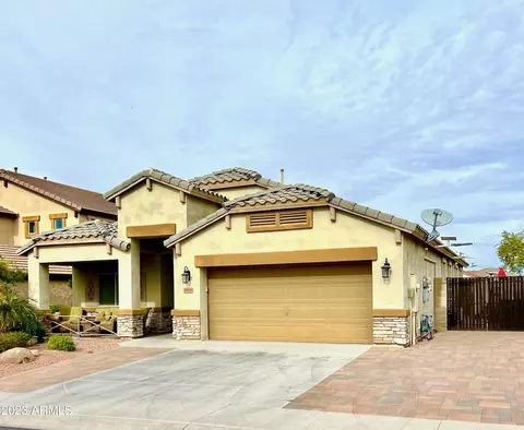 6608 W Saguaro Park Ln, Glendale, AZ 85310