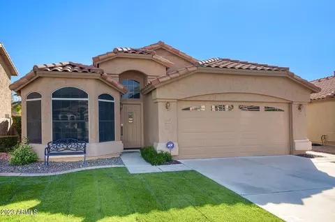 9733 W Runion Dr, Peoria, AZ 85382