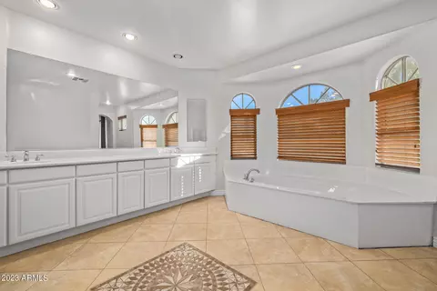 4593 E Carriage Way, Gilbert, AZ 85297 photo 32
