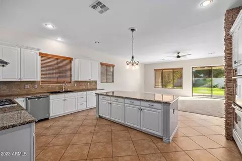 4593 E Carriage Way, Gilbert, AZ 85297 photo 7