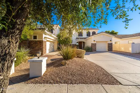 4593 E Carriage Way, Gilbert, AZ 85297 photo 2