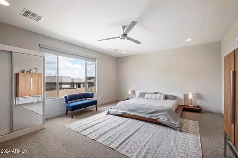 Bedroom - 5954 E Abraham Ln, Phoenix, AZ 85054 photo 1 of 5