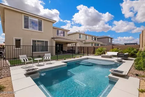 Exterior - 5954 E Abraham Ln, Phoenix, AZ 85054 photo 7 of 8