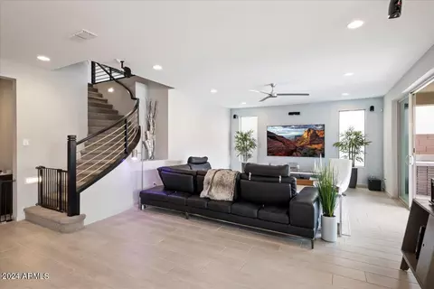 Entry Way - 5954 E Abraham Ln, Phoenix, AZ 85054 photo 2 of 2