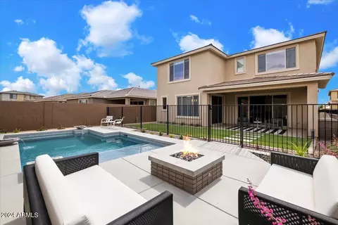 Exterior - 5954 E Abraham Ln, Phoenix, AZ 85054 photo 6 of 8