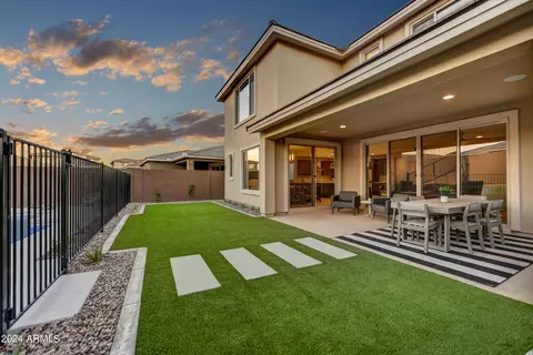 Exterior - 5954 E Abraham Ln, Phoenix, AZ 85054 photo 3 of 8