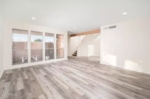 2670 E Oakleaf Dr, Tempe, AZ 85288 photo 2