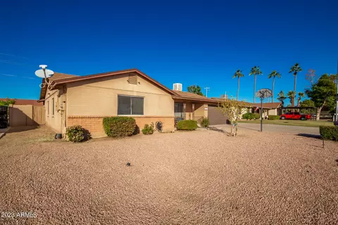 3936 W Desert Hills Dr, Phoenix, AZ 85029