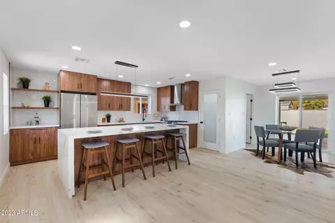 934 E Cavalier Dr, Phoenix, AZ 85014 photo 5