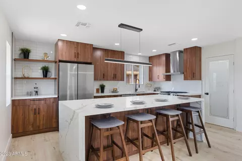 934 E Cavalier Dr, Phoenix, AZ 85014 photo 4