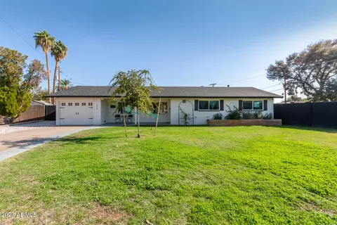 3025 E Mitchell Dr, Phoenix, AZ 85016